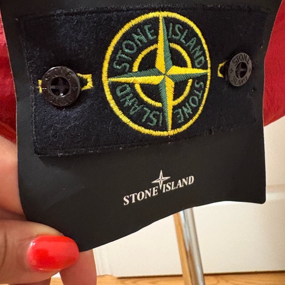Stone Island Red and Black Patch Detail - Picture 2 of 6